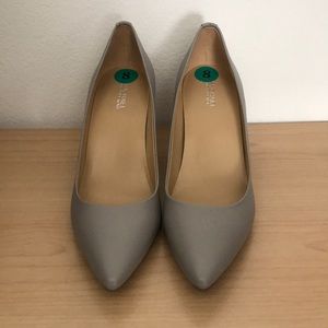 Michael Kors MK Flex Kitten Heel Gray Pumps sz 8